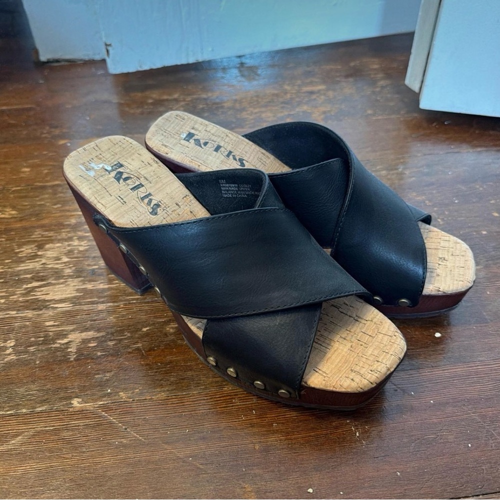 Korks Lynda Sandals 8 (like 8.5) Black Leather Cross Straps, Wood Platform Heels